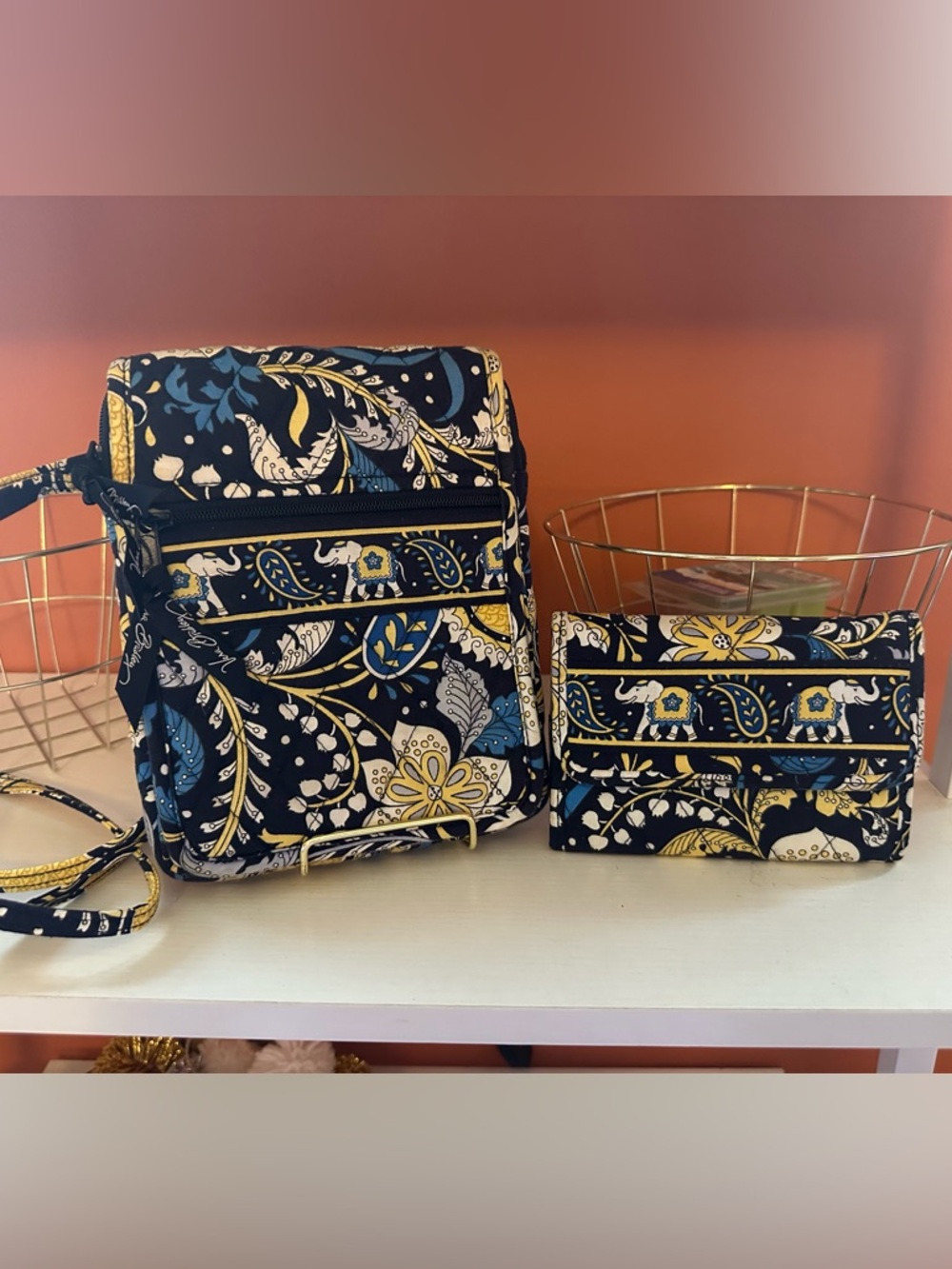 VERA BRADLEY Crossbody Bag and Wallet “Elle Blue” retired print(EUC) - Picture 14 of 16